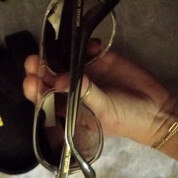 Micheal Kors - Picture 2 of 4